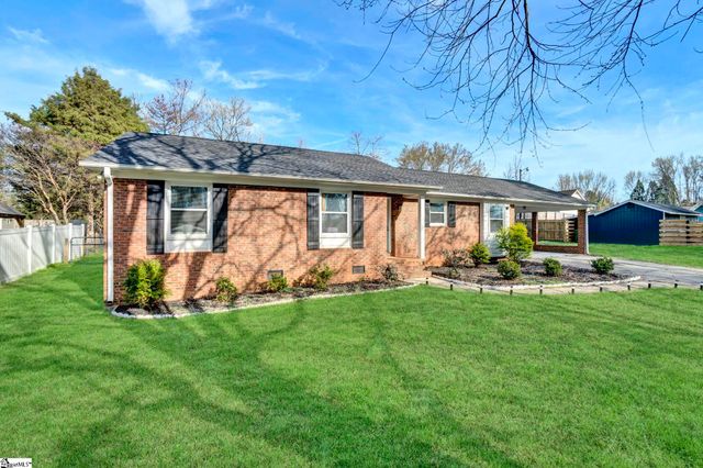 123 Churchill Avenue, Moore, SC 29369