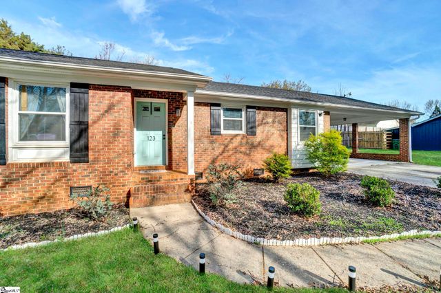 123 Churchill Avenue, Moore, SC 29369