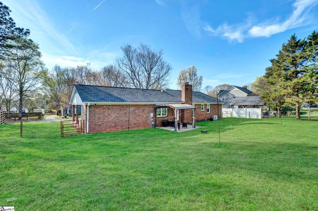 123 Churchill Avenue, Moore, SC 29369