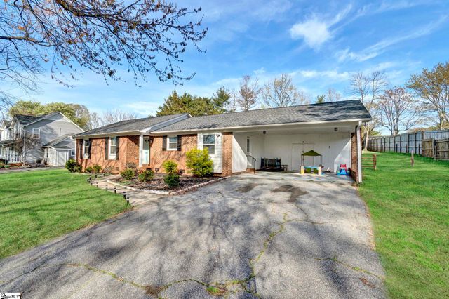 123 Churchill Avenue, Moore, SC 29369