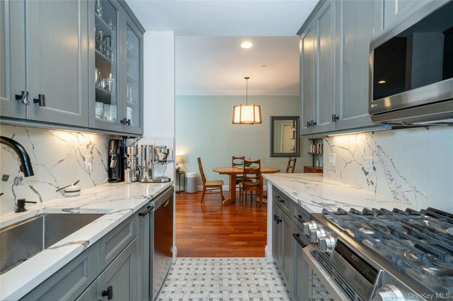 3816 Waldo Avenue 3A, Bronx, NY 10463