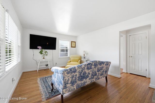 2110 Lancashire Ave, Louisville, KY 40205