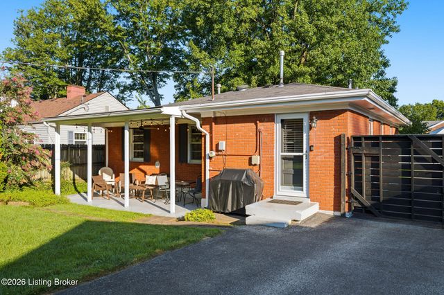 2110 Lancashire Ave, Louisville, KY 40205