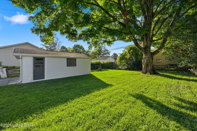 2110 Lancashire Ave, Louisville, KY 40205