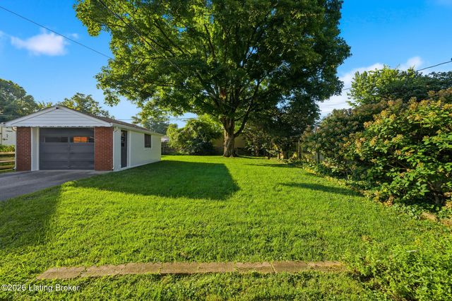2110 Lancashire Ave, Louisville, KY 40205