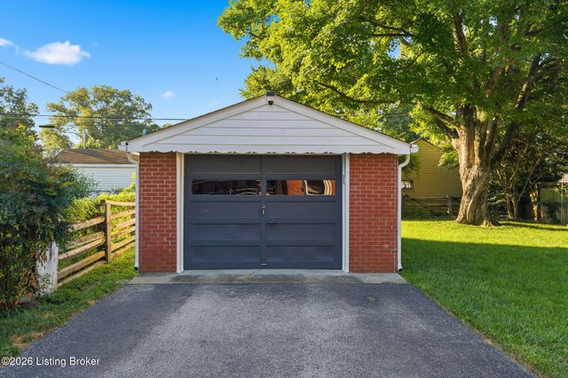 2110 Lancashire Ave, Louisville, KY 40205
