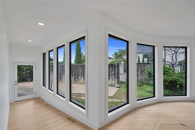 6601 Avondale Drive, Nichols Hills, OK 73116