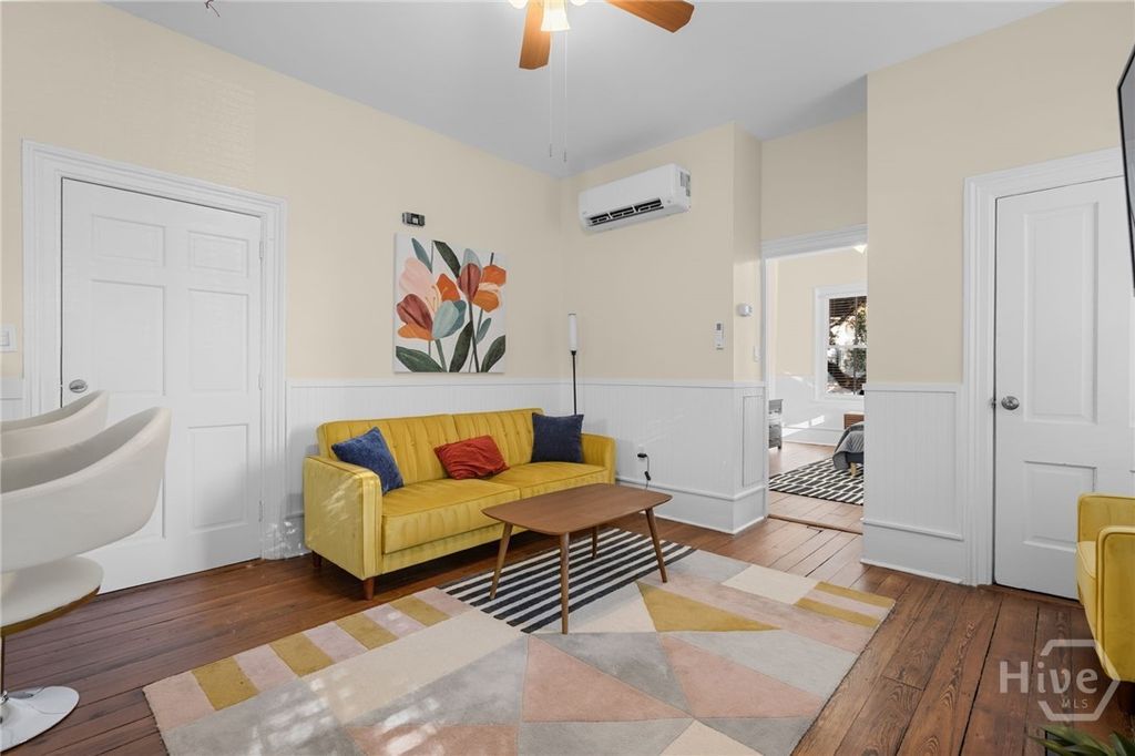 Image 9 of property listing at 303 W Park Avenue C, Savannah, GA 31401