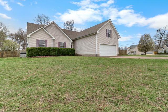 3809 Man O War Blvd, Clarksville, TN 37042