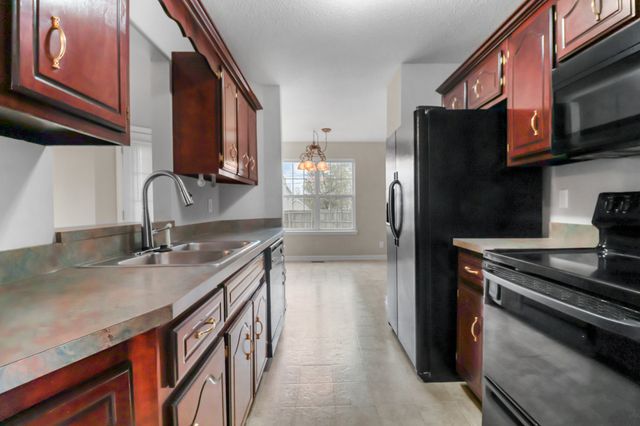 3809 Man O War Blvd, Clarksville, TN 37042