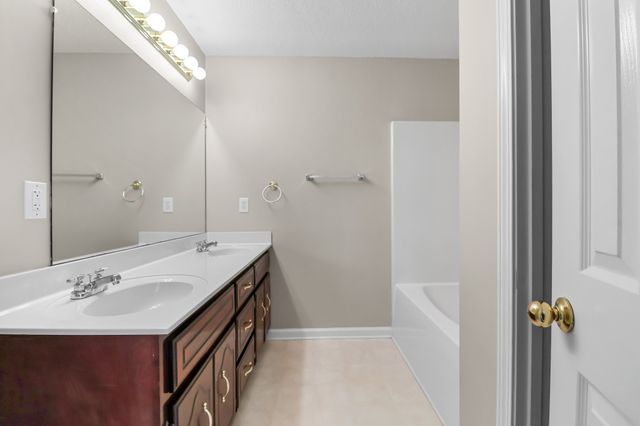 3809 Man O War Blvd, Clarksville, TN 37042