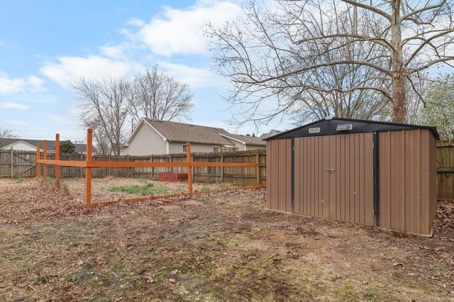 3809 Man O War Blvd, Clarksville, TN 37042