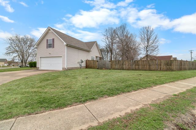 3809 Man O War Blvd, Clarksville, TN 37042