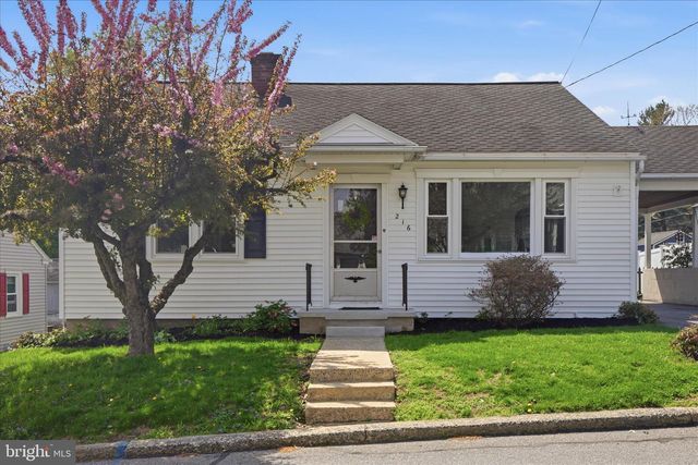 216 N PITT ST, Manheim, PA 17545