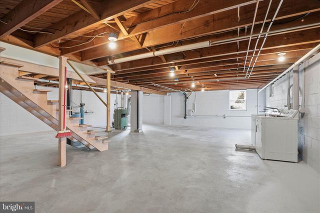 216 N PITT ST, Manheim, PA 17545