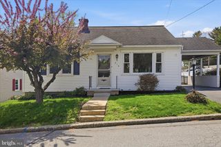 216 N PITT ST, Manheim, PA 17545