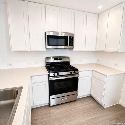 738 Thea Meadows, Marion, TX 78124