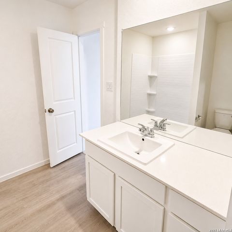 738 Thea Meadows, Marion, TX 78124