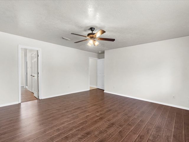 4019 Leighann Lane Drive, Houston, TX 77047