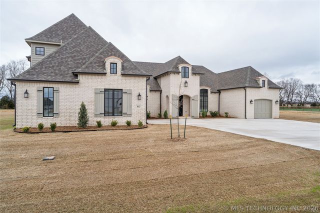 8622 S Timber Wolf Drive, Broken Arrow, OK 74014