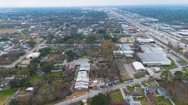 521 Blue Bell Road, Houston, TX 77037