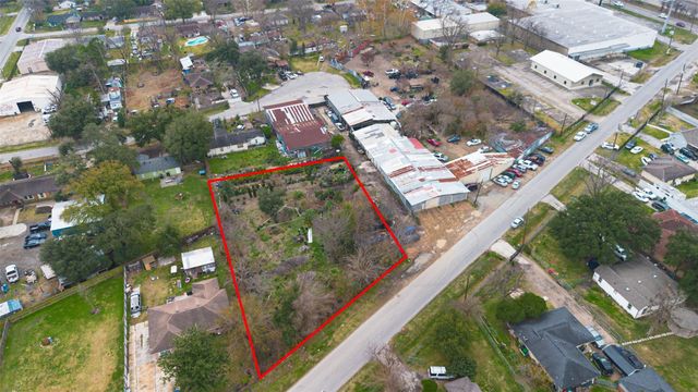 521 Blue Bell Road, Houston, TX 77037