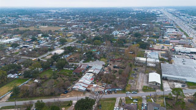 521 Blue Bell Road, Houston, TX 77037