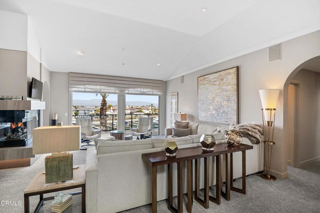 1758 Emerald Isle Way, Oxnard, CA 93035
