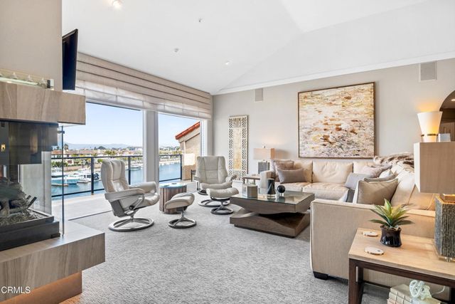 1758 Emerald Isle Way, Oxnard, CA 93035