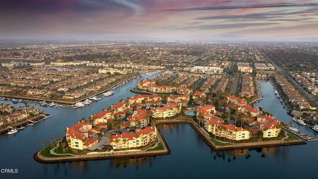 1758 Emerald Isle Way, Oxnard, CA 93035