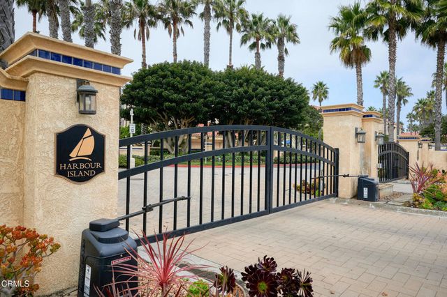 1758 Emerald Isle Way, Oxnard, CA 93035