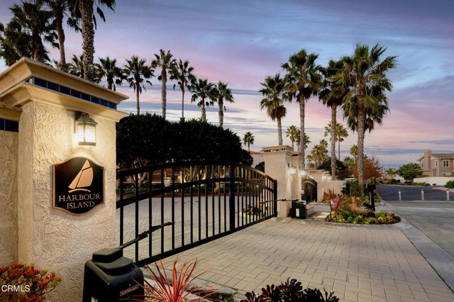1758 Emerald Isle Way, Oxnard, CA 93035