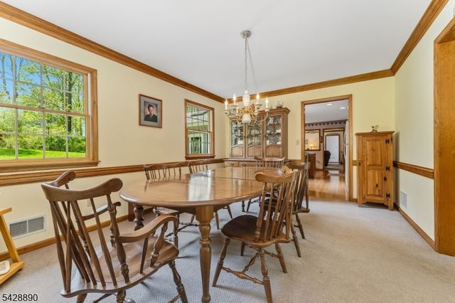 352 Bellis Rd, Holland Twp., NJ 08804