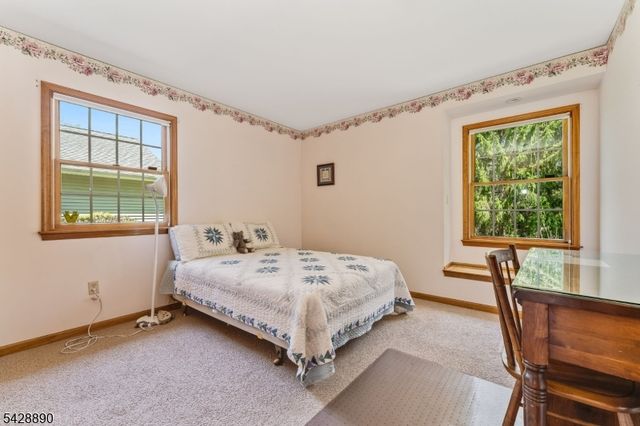 352 Bellis Rd, Holland Twp., NJ 08804