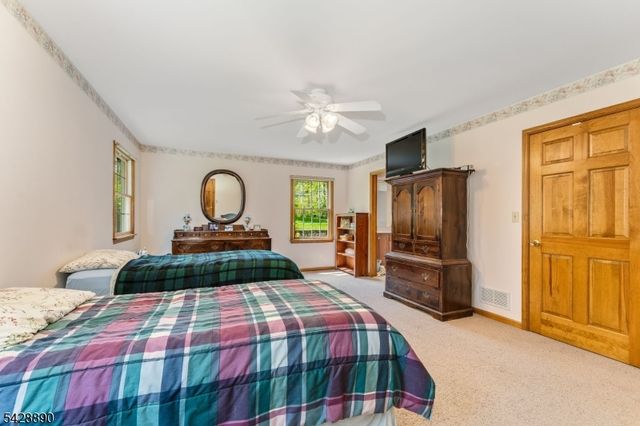 352 Bellis Rd, Holland Twp., NJ 08804