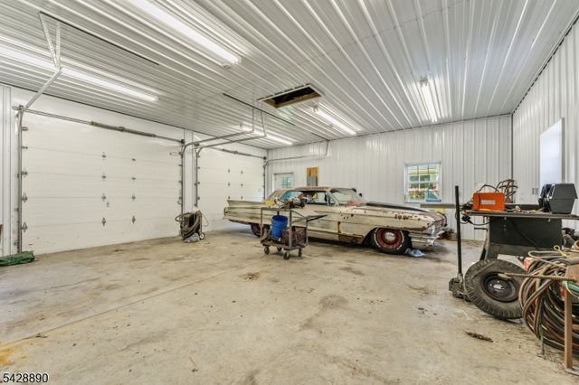 352 Bellis Rd, Holland Twp., NJ 08804