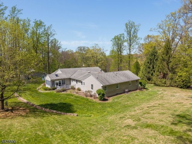 352 Bellis Rd, Holland Twp., NJ 08804