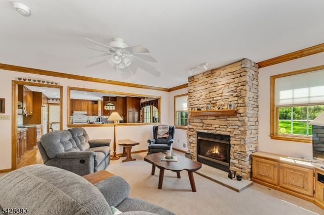352 Bellis Rd, Holland Twp., NJ 08804