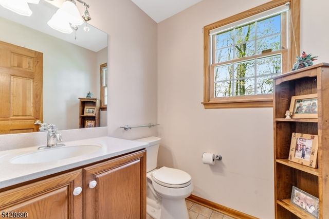352 Bellis Rd, Holland Twp., NJ 08804
