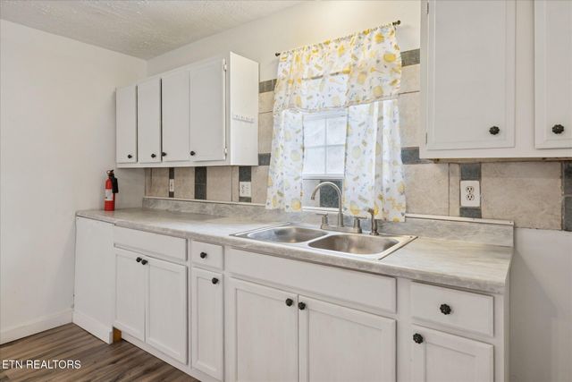 2535 Chapman Hwy, Sevierville, TN 37876