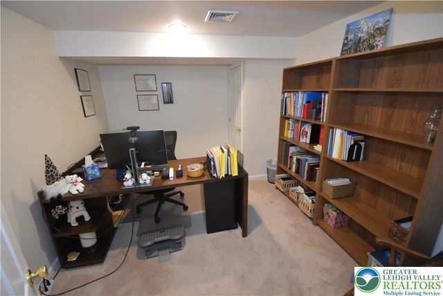 1258 Briarwood Lane, Easton, PA 18040