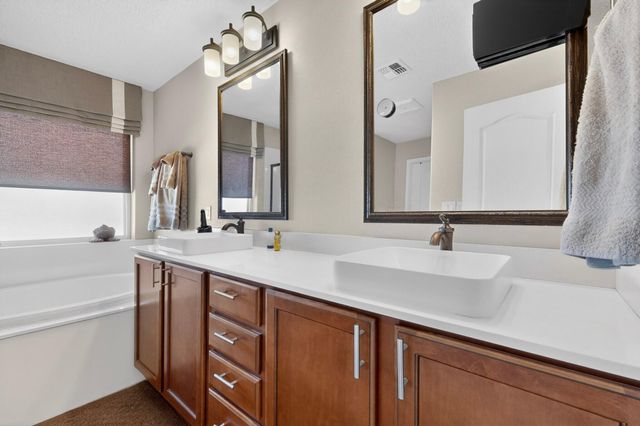 8712 Vista Cumbre Road NW, Albuquerque, NM 87120