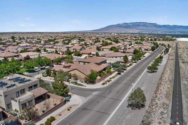 8712 Vista Cumbre Road NW, Albuquerque, NM 87120