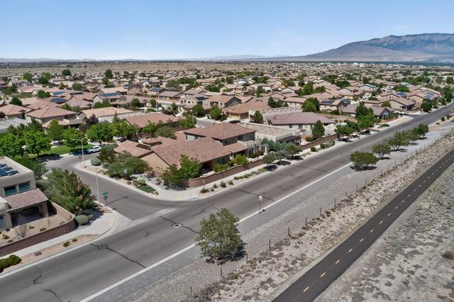 8712 Vista Cumbre Road NW, Albuquerque, NM 87120