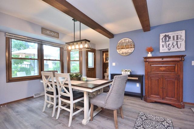 W220N2767 Maplewood LANE, Waukesha, WI 53186