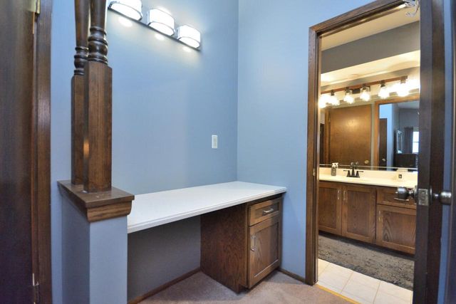 W220N2767 Maplewood LANE, Waukesha, WI 53186