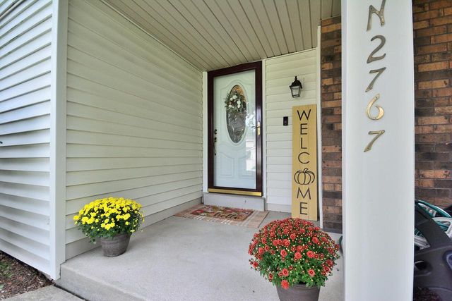 W220N2767 Maplewood LANE, Waukesha, WI 53186