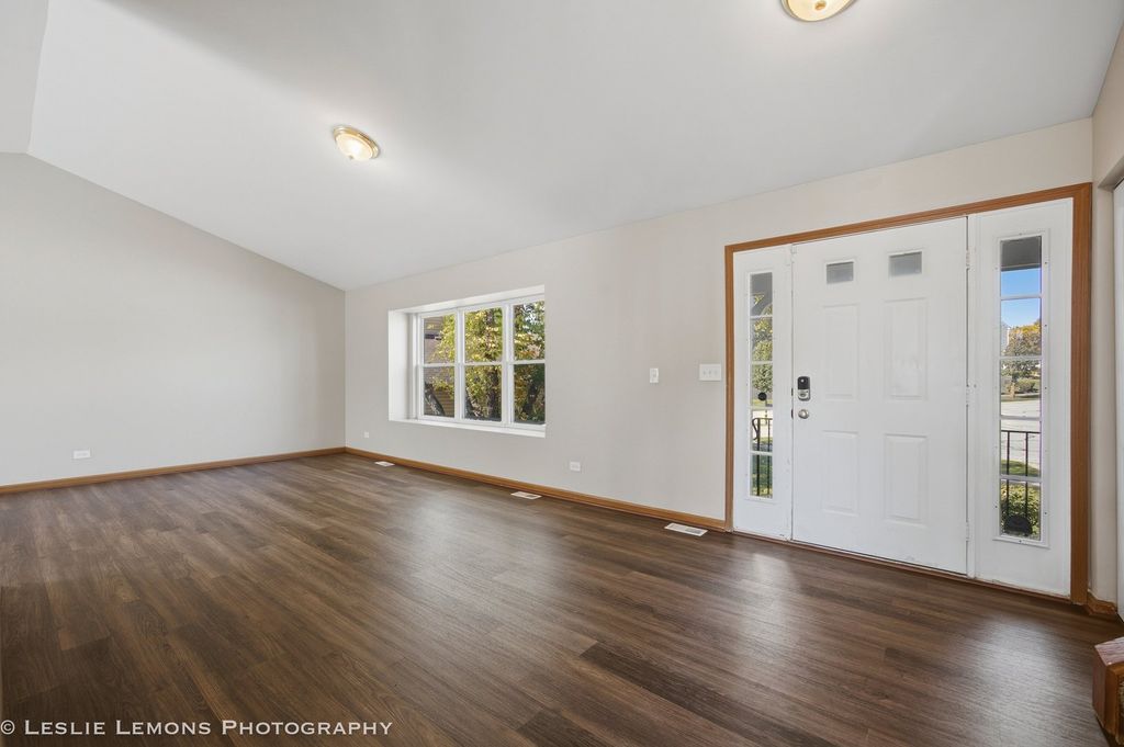29 Magnolia Drive, Streamwood, IL 60107 — photo 3