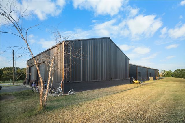 16456 Easterling Road, Pea Ridge, AR 72751