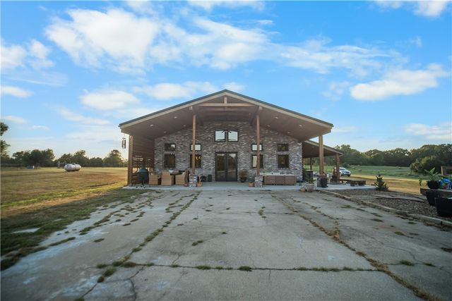 16456 Easterling Road, Pea Ridge, AR 72751